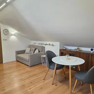 Lovely Attic Apartman-melani Zadar