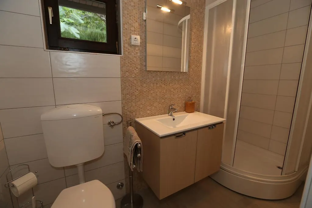 Apartments Juranic Baška 0*,